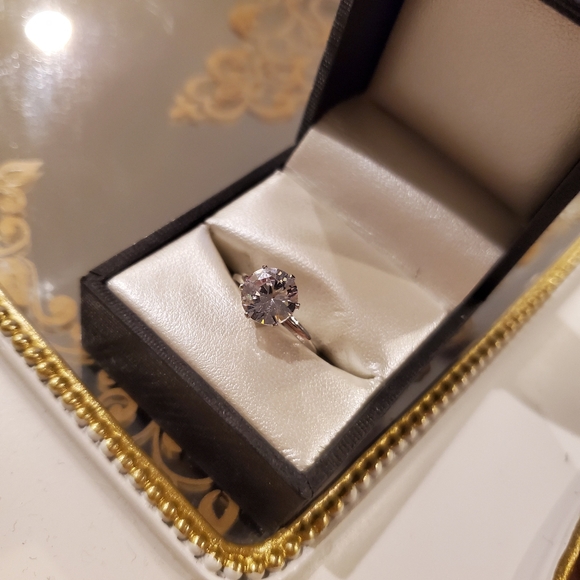 1.2 Carat AAA cubic zirconia birthstone ring - Picture 7 of 8